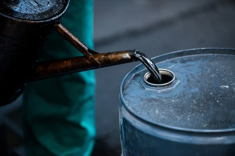Đầu cơ gây ảnh hưởng đến giá dầu toàn cầu